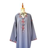 Gandoura longue brodée femme – Coupe ample élégante gris dégradé – Image 3